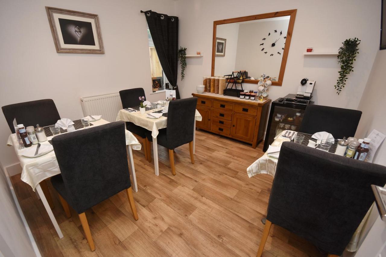 แอปเปิ้ล ทรี เพลส บีแอนด์บี Bed & Breakfast Tadley ภายนอก รูปภาพ
