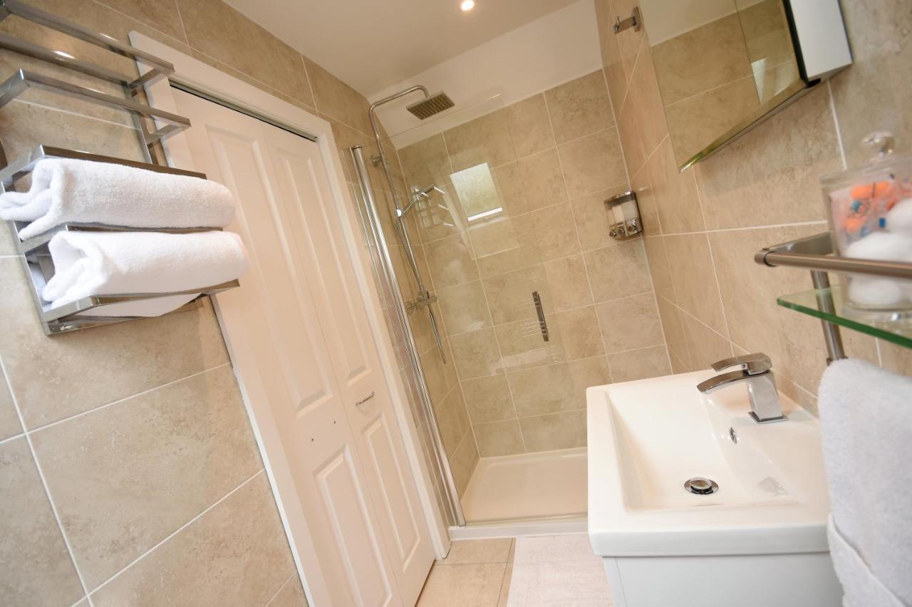 แอปเปิ้ล ทรี เพลส บีแอนด์บี Bed & Breakfast Tadley ภายนอก รูปภาพ
