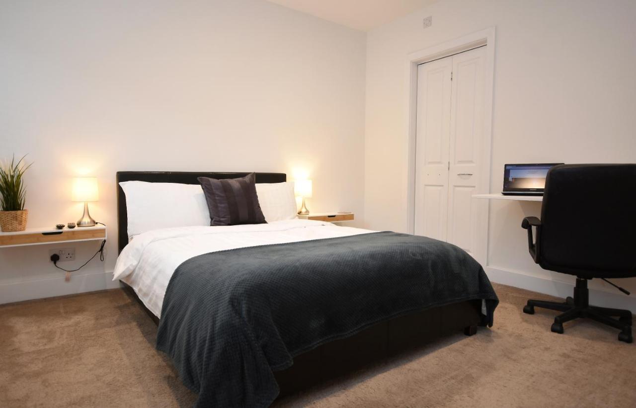 แอปเปิ้ล ทรี เพลส บีแอนด์บี Bed & Breakfast Tadley ภายนอก รูปภาพ