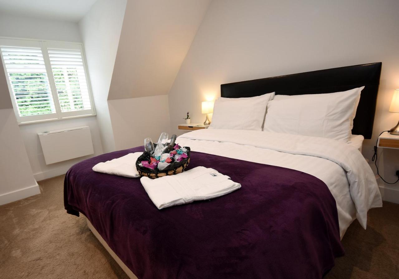แอปเปิ้ล ทรี เพลส บีแอนด์บี Bed & Breakfast Tadley ภายนอก รูปภาพ
