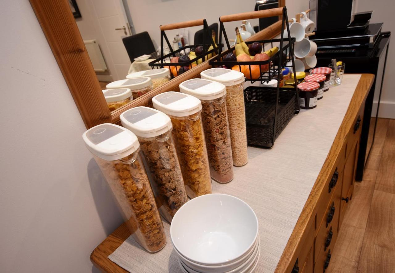 แอปเปิ้ล ทรี เพลส บีแอนด์บี Bed & Breakfast Tadley ภายนอก รูปภาพ
