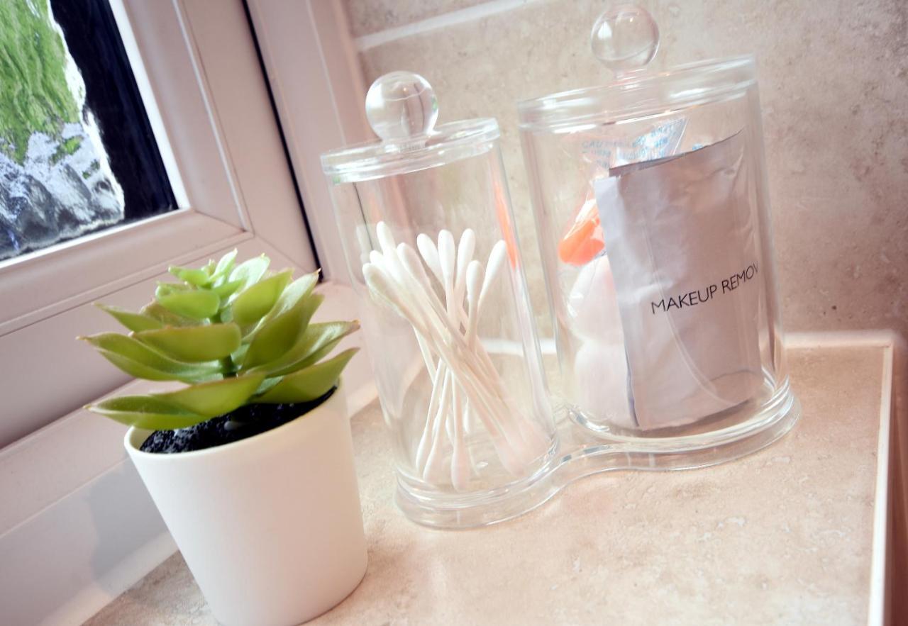 แอปเปิ้ล ทรี เพลส บีแอนด์บี Bed & Breakfast Tadley ภายนอก รูปภาพ
