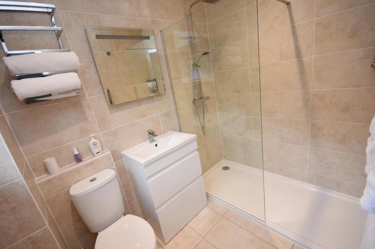 แอปเปิ้ล ทรี เพลส บีแอนด์บี Bed & Breakfast Tadley ภายนอก รูปภาพ