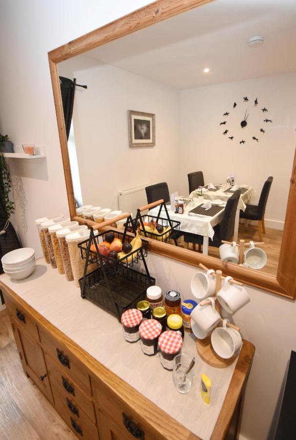 แอปเปิ้ล ทรี เพลส บีแอนด์บี Bed & Breakfast Tadley ภายนอก รูปภาพ