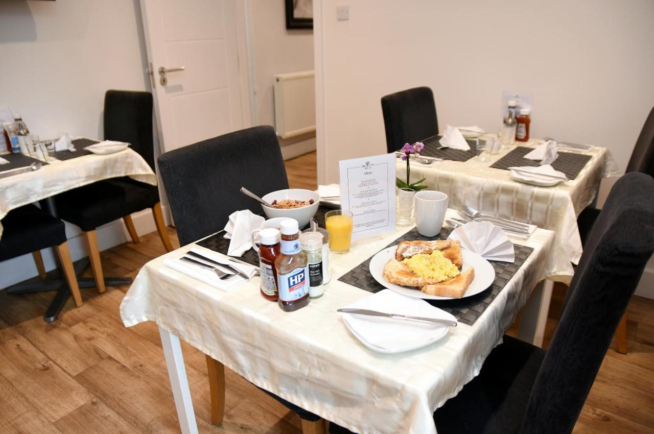 แอปเปิ้ล ทรี เพลส บีแอนด์บี Bed & Breakfast Tadley ภายนอก รูปภาพ