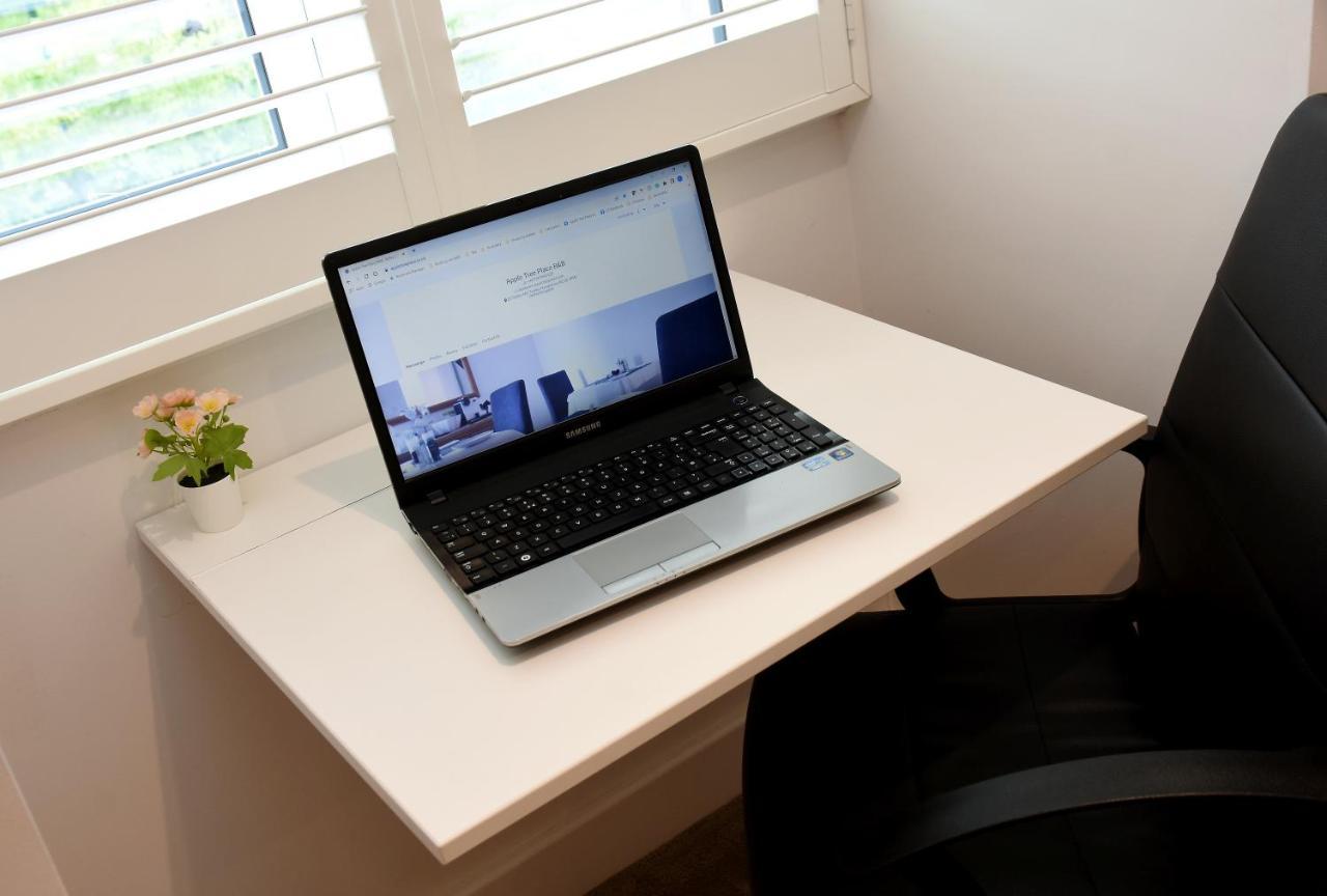 แอปเปิ้ล ทรี เพลส บีแอนด์บี Bed & Breakfast Tadley ภายนอก รูปภาพ