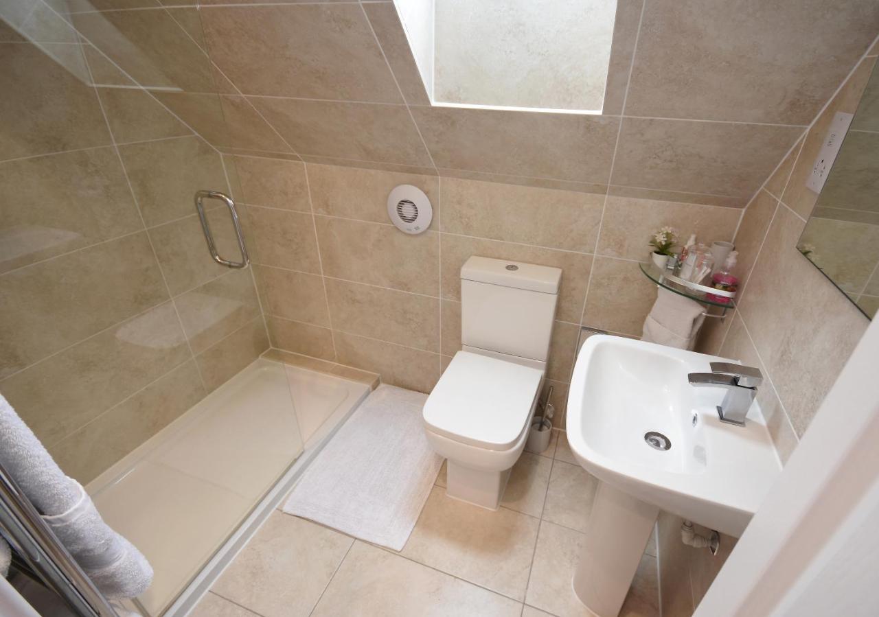 แอปเปิ้ล ทรี เพลส บีแอนด์บี Bed & Breakfast Tadley ภายนอก รูปภาพ
