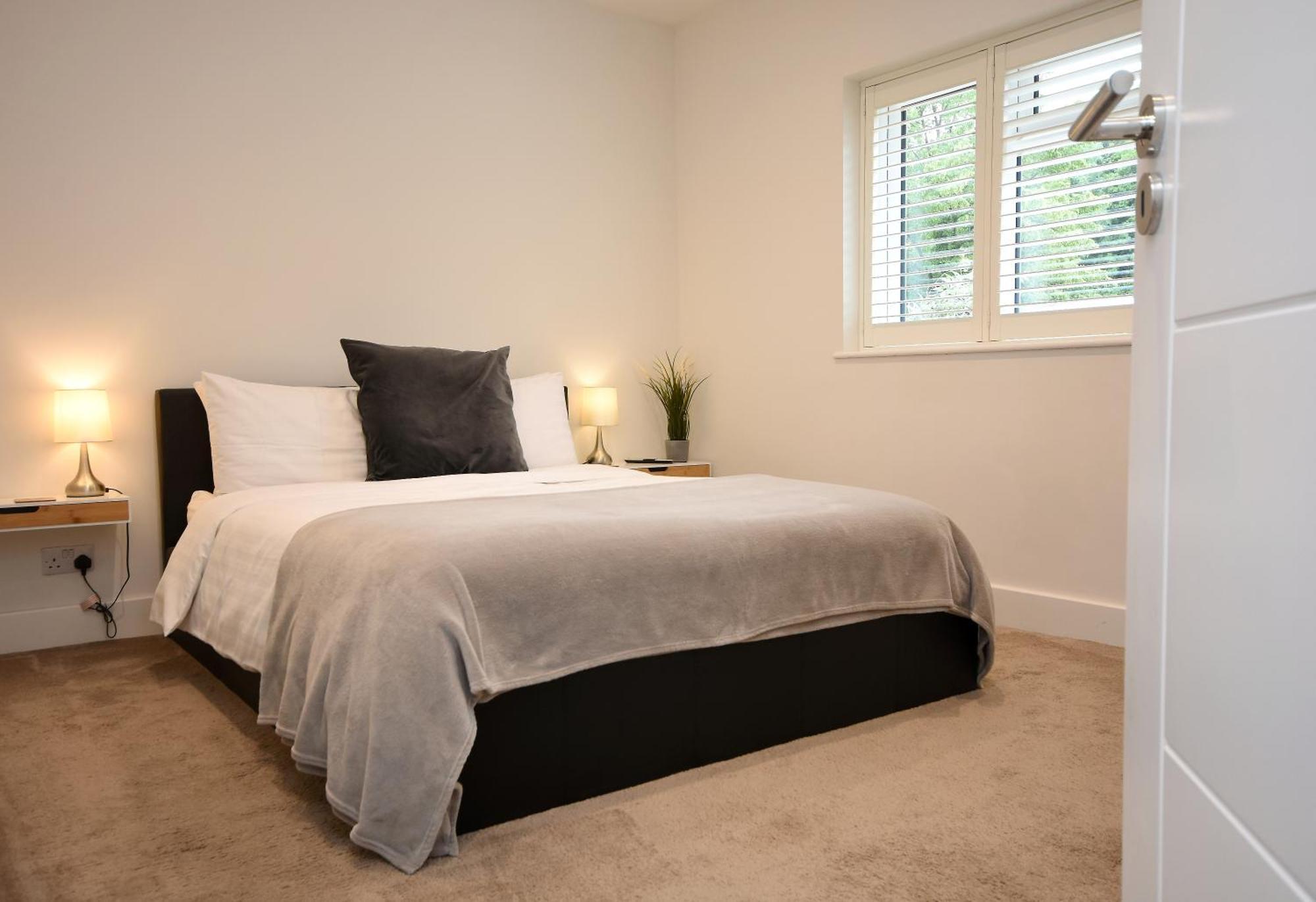 แอปเปิ้ล ทรี เพลส บีแอนด์บี Bed & Breakfast Tadley ภายนอก รูปภาพ
